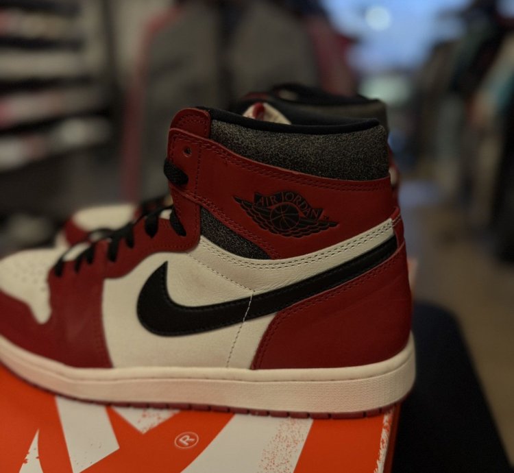 Jordan 1 Lost Found Size 11 dz5485-612 Clean