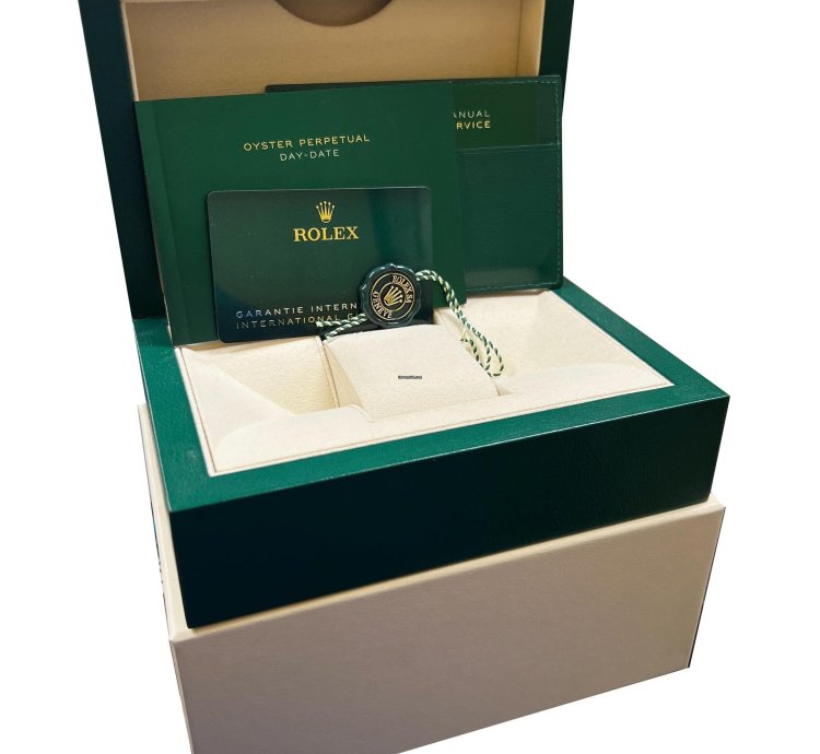 Rolex Day-date 40 New Rolex Day-date 40mm Papers Olive Diamond Bezel President Watch 228345 Box