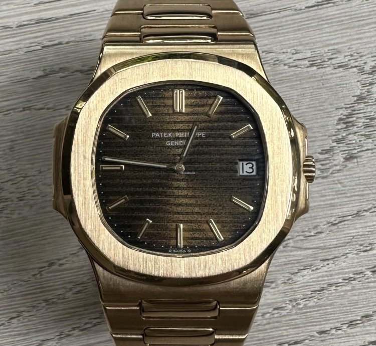 Patek Philippe Nautilus Jumbo Ref 3700j