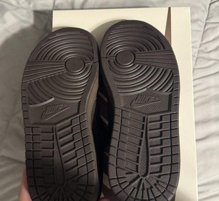 Jordan 1 Low Sp Travis Scott Velvet Brown