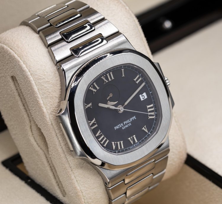 Patek Philippe Nautilus Jumbo Steel Black Power Reserve 42mm