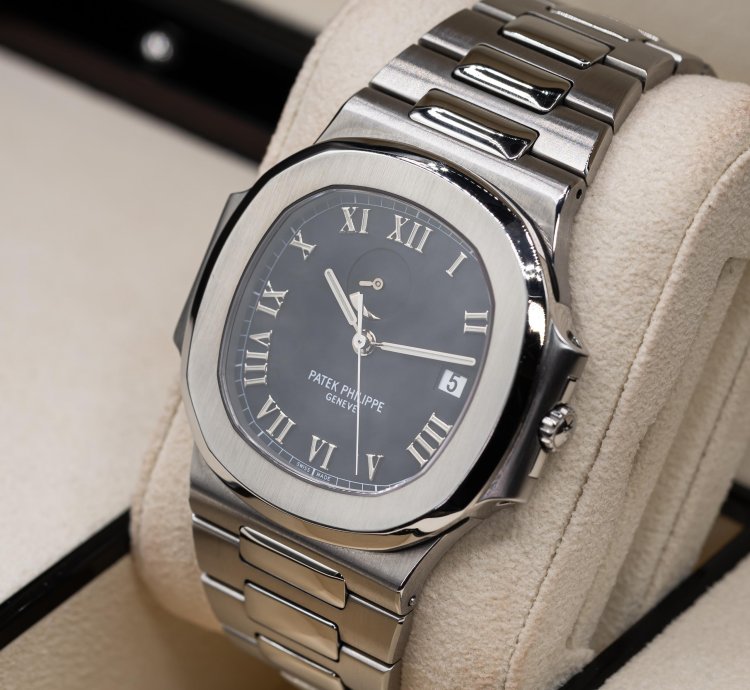 Patek Philippe Nautilus Jumbo Steel Black Power Reserve 42mm