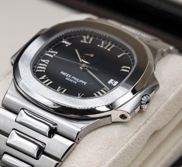 Patek Philippe Nautilus Jumbo Steel Black Power Reserve 42mm