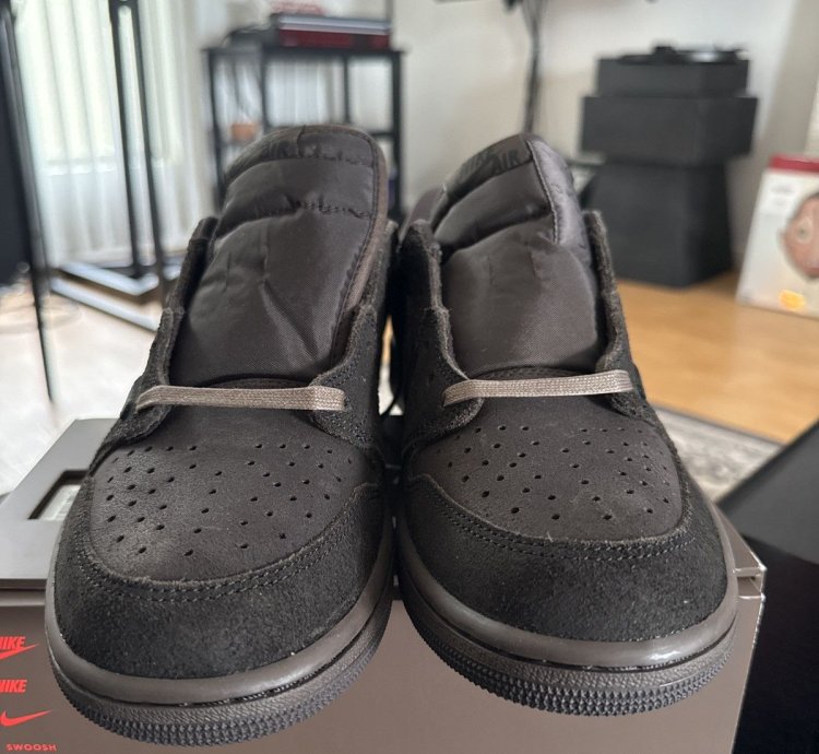 Jordan 1 Low Travis Scott Dark Mocha Velvet Brown