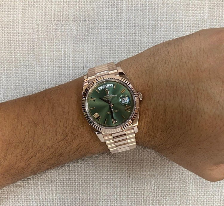 Rolex Day-date 40 Nos Rolex Day-date 40 18k Everose Gold Olive Green Mens Watch 21 228235