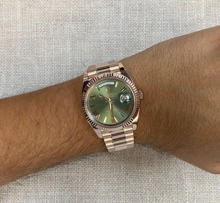 Rolex Day-date 40 Nos Rolex Day-date 40 18k Everose Gold Olive Green Mens Watch 21 228235