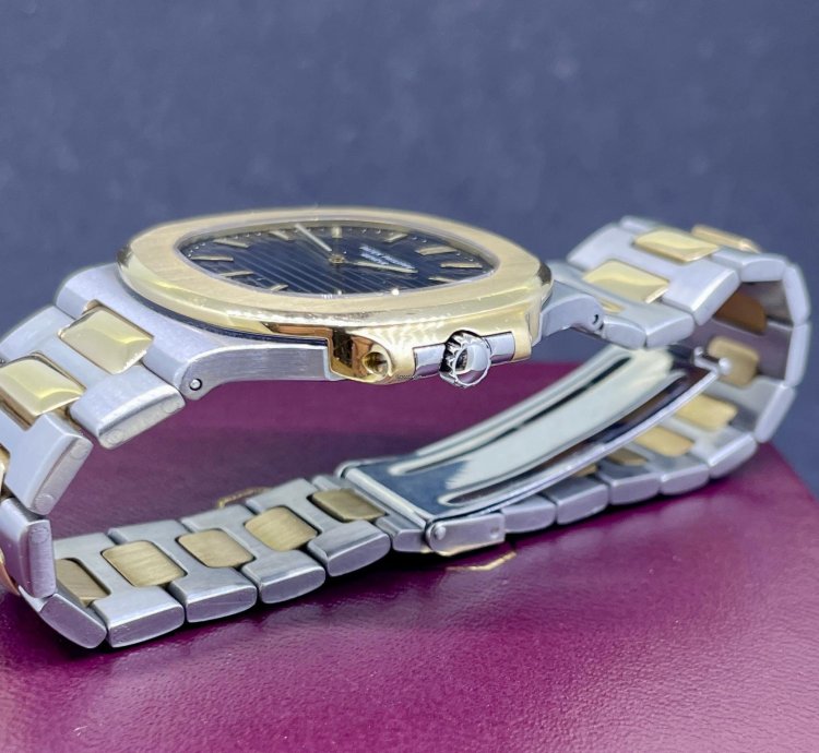 Patek Philippe Nautilus Jumbo Steel Gold Box Papers 1980