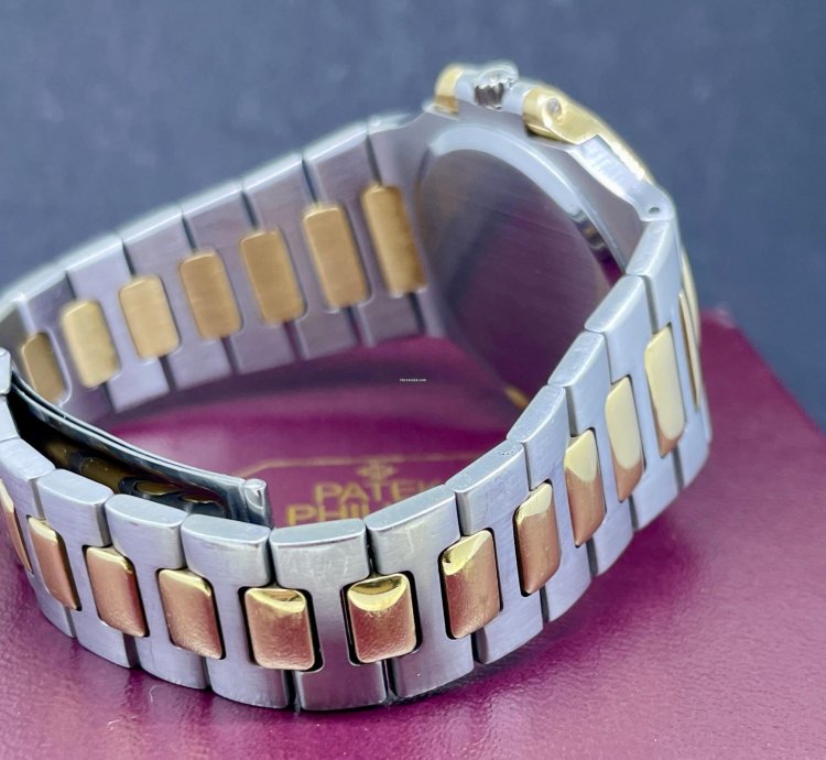Patek Philippe Nautilus Jumbo Steel Gold Box Papers 1980