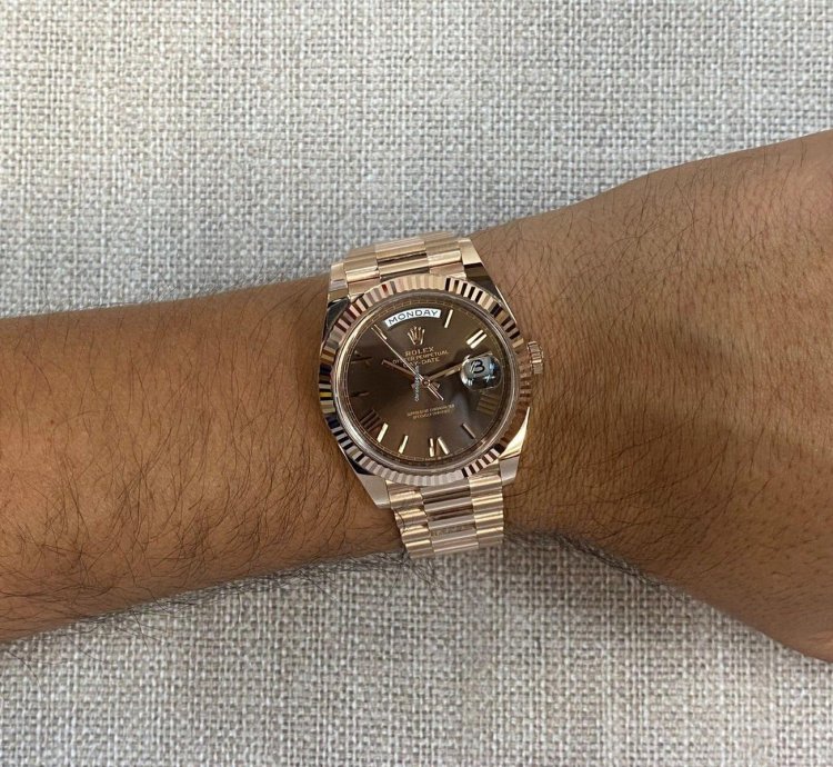 Rolex Day-date 40 Nos Rolex Day-date 40 18k Rose Gold Chocolate Roman Mens Watch 21 228235