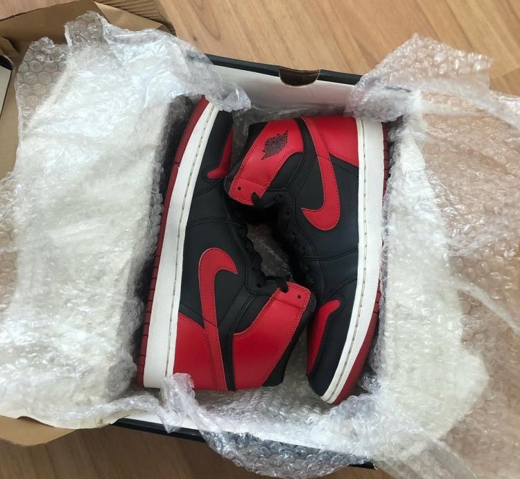 2001 Nike Air Jordan 1 - Bred
