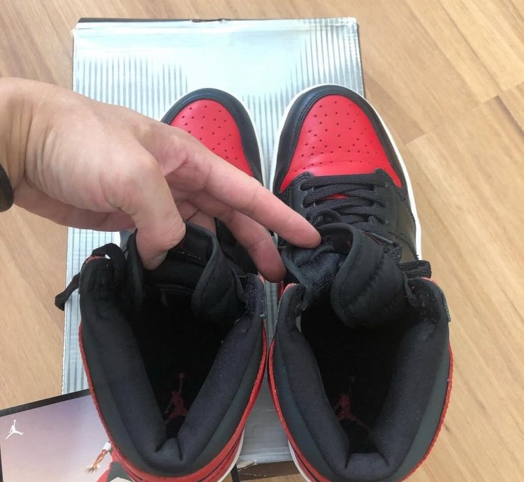 2001 Nike Air Jordan 1 - Bred