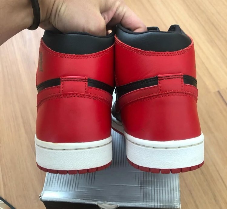 2001 Nike Air Jordan 1 - Bred