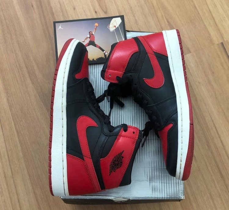 2001 Nike Air Jordan 1 - Bred
