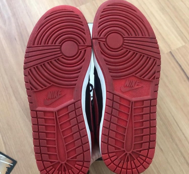 2001 Nike Air Jordan 1 - Bred