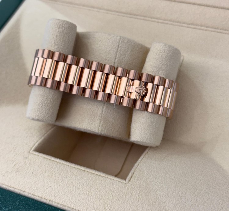 Rolex Day-date 40 Nuovo 2022 Italia Green Olive Dial Everose 40mm Full Set Con Documenti Scatola