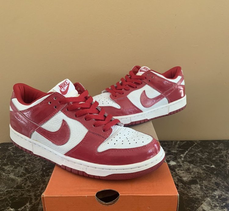 2001 Nike Dunk Low Patent Leather Varsity Red Eu