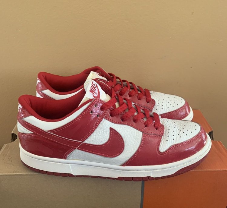 2001 Nike Dunk Low Patent Leather Varsity Red Eu