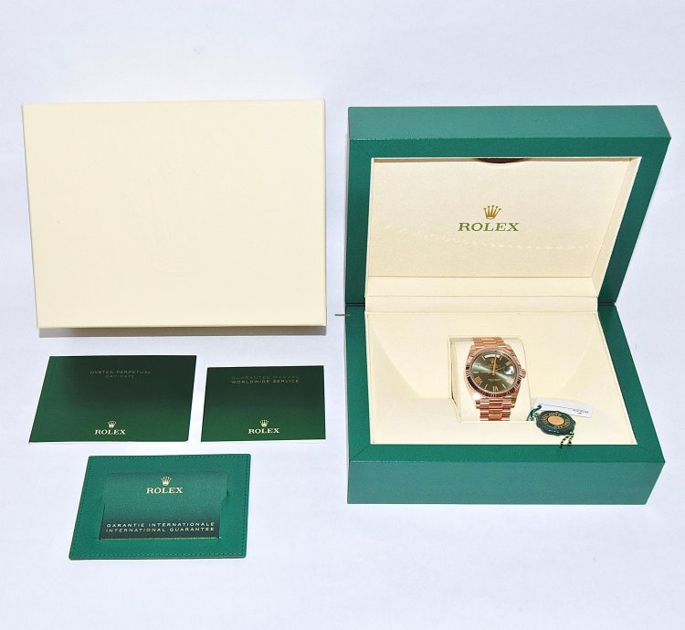 Rolex Day-date 40 Olive 228235 Box Papers 2022 New Unworn