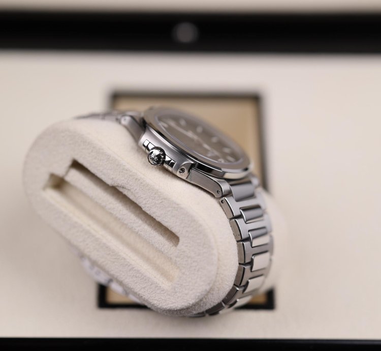 Patek Philippe Nautilus Lady Nautilus Grau - 2022 - Deutsch - Wie Neu - Fullset