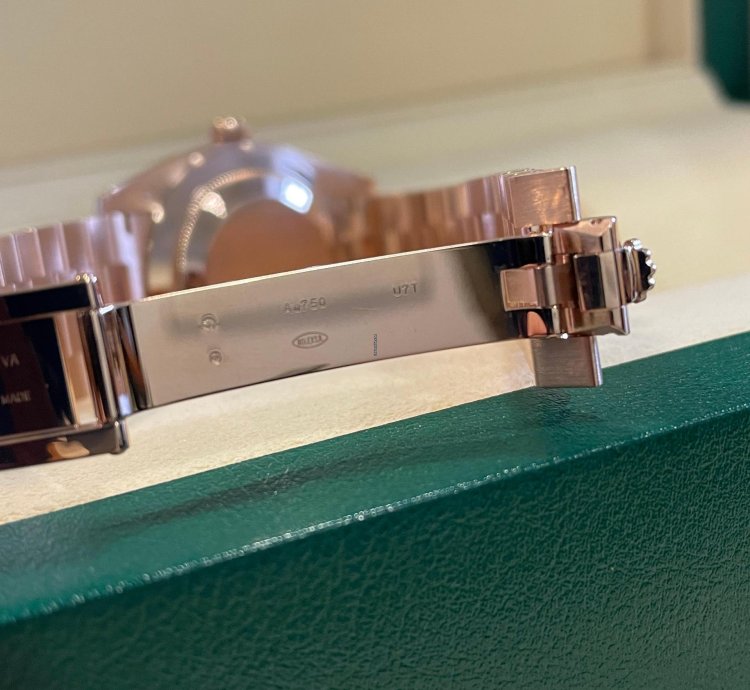 Rolex Day-date 40 Olive Dial - 228235 - 2023
