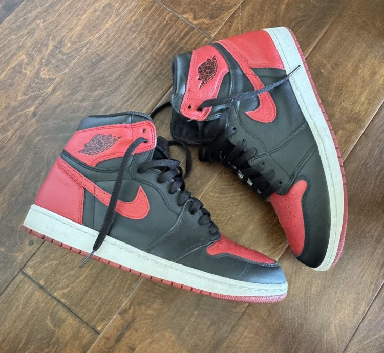 Jordan 1 Retro Banned Bred