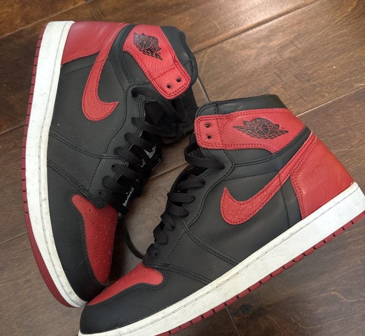 Jordan 1 Retro Banned Bred
