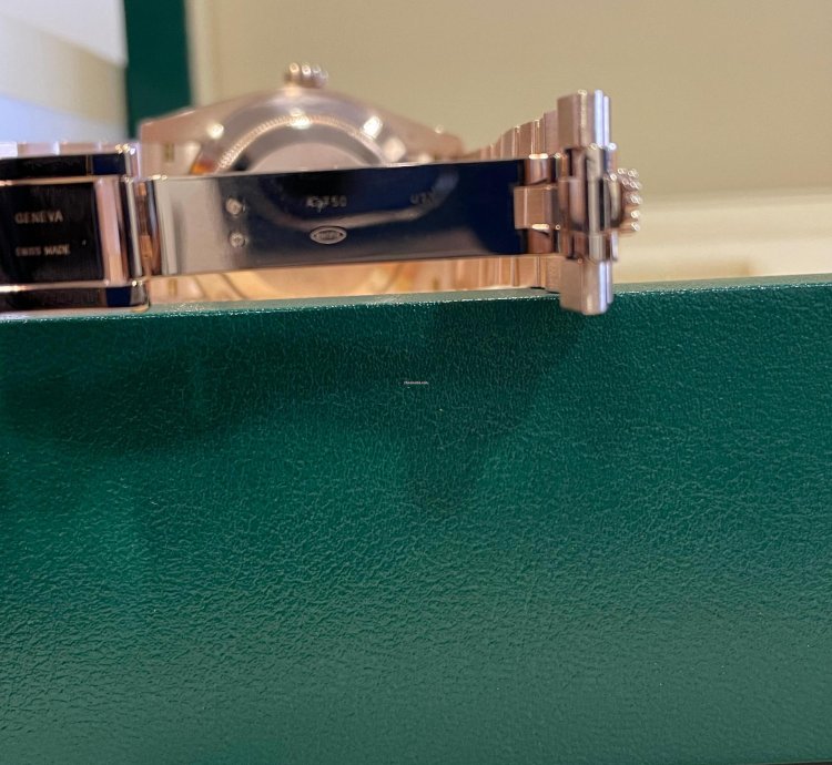 Rolex Day-date 40 Olive Dial - 228235 - 2023