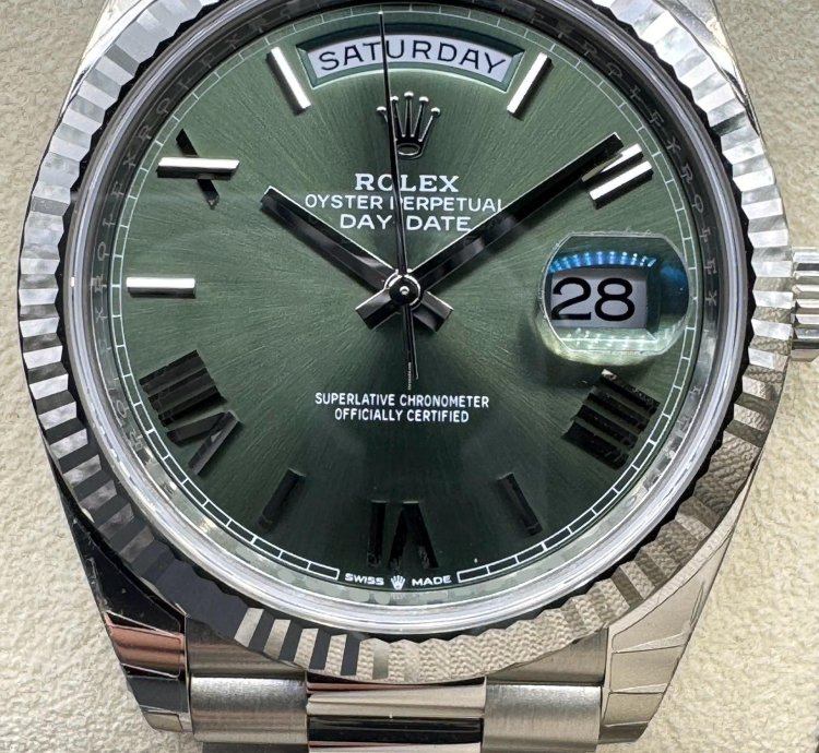 Rolex Day-date 40 Olive Dial Unworn
