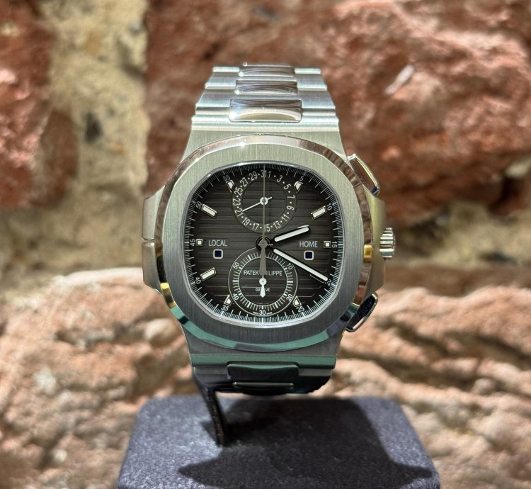 Patek Philippe Nautilus Like New Aus 2021