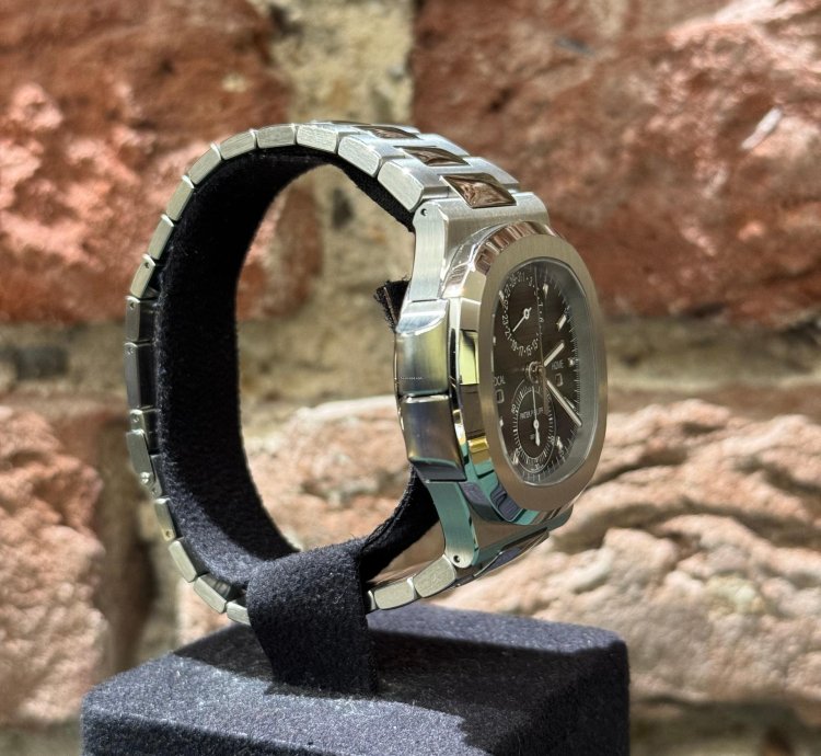 Patek Philippe Nautilus Like New Aus 2021