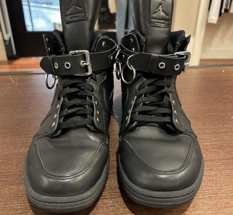 Jordan 1 Retro High Comme Des Garcons Black