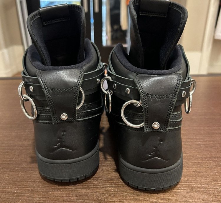 Jordan 1 Retro High Comme Des Garcons Black