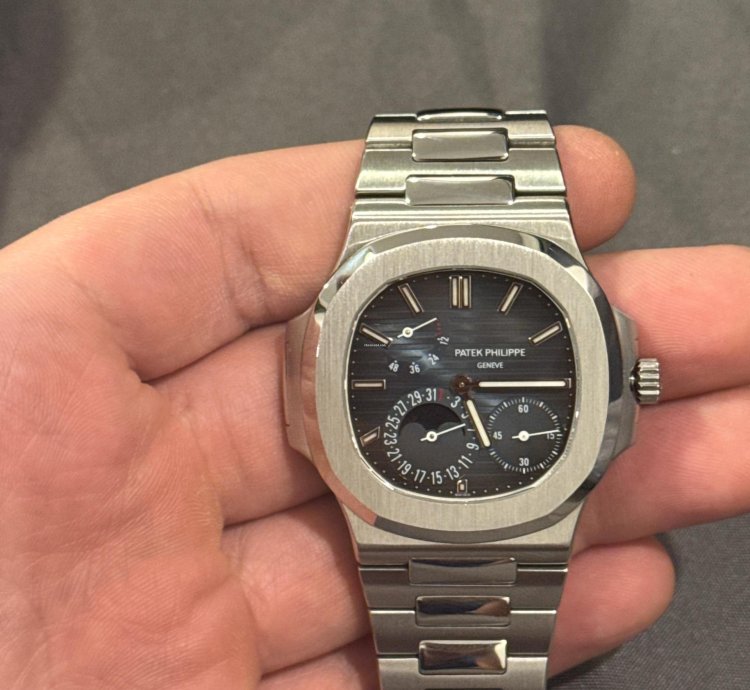 Patek Philippe Nautilus Mint Box Paper Collectible Geneva Seal