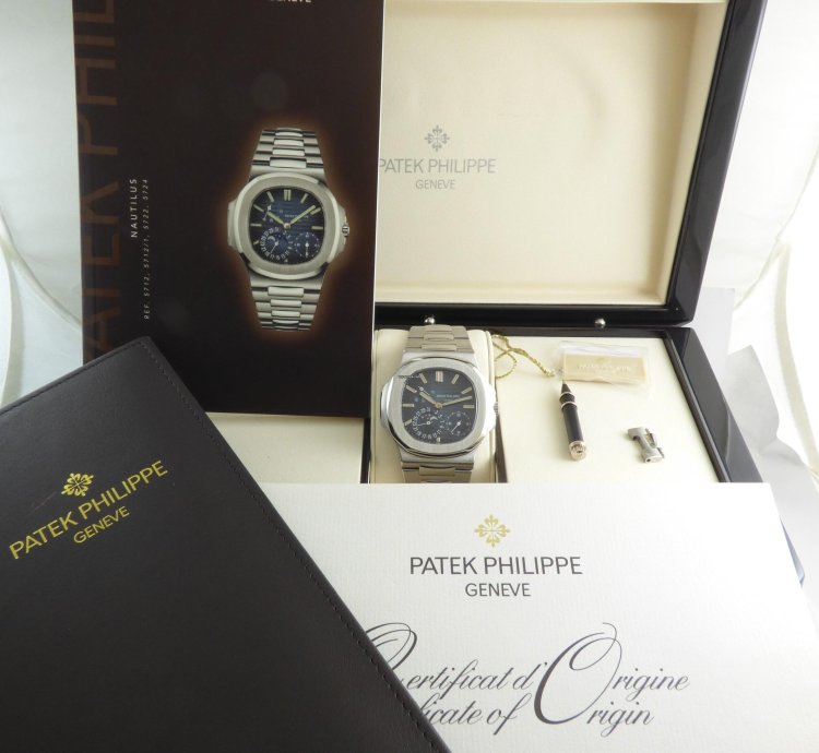 Patek Philippe Nautilus Mint Full Set