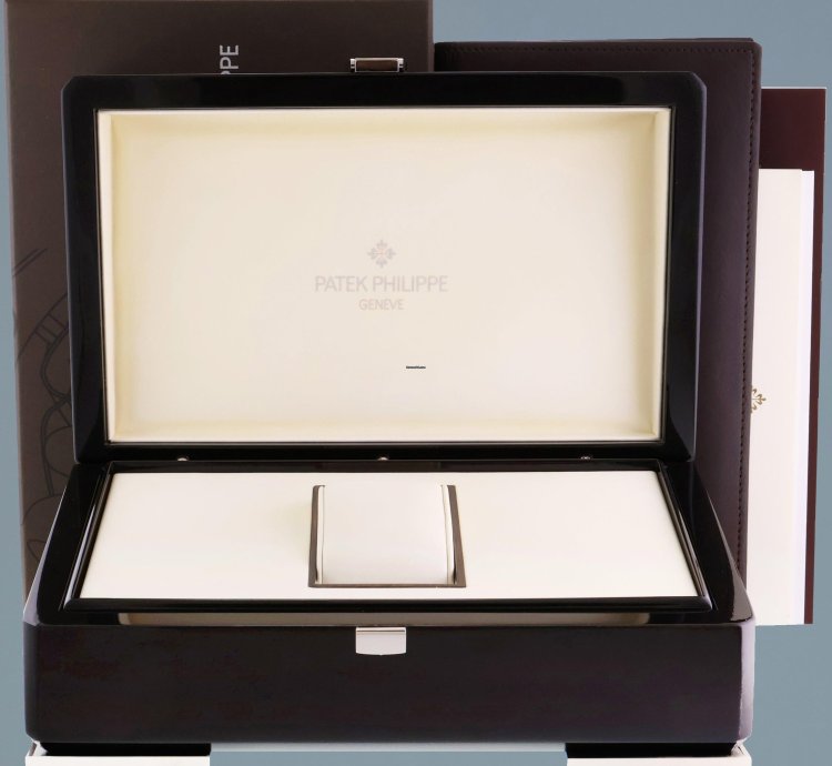 Patek Philippe Nautilus Mint Papers Nautilus 5711j White 18k Yellow Gold 5711j-001 Watch Box
