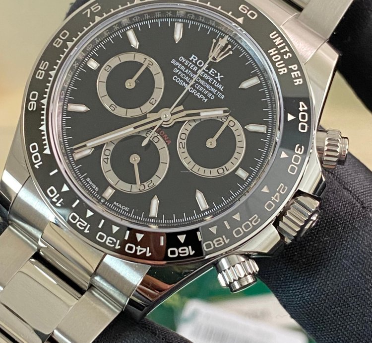 Rolex Daytona New 2024 Unworn Cosmograph Daytona Steel Black Dial 126500ln Full Set