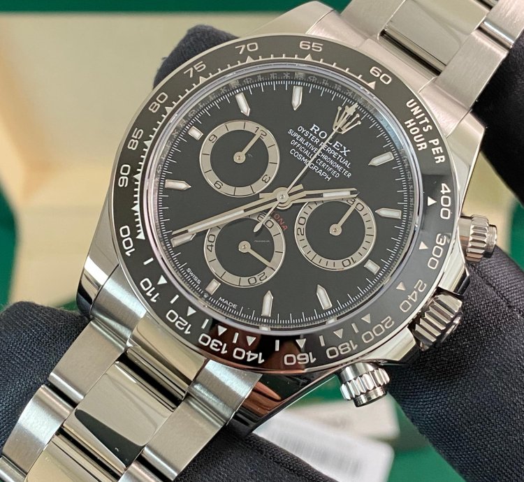 Rolex Daytona New 2024 Unworn Cosmograph Daytona Steel Black Dial 126500ln Full Set