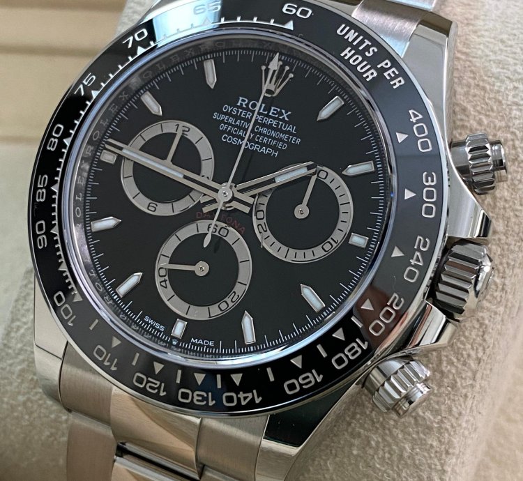 Rolex Daytona New 2024 Unworn Cosmograph Daytona Steel Black Dial 126500ln Full Set