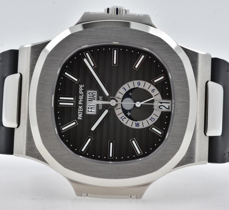 Patek Philippe Nautilus Mondphase 5726a-001 Moonphase Calendar Stainless Steel