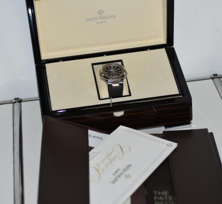 Patek Philippe Nautilus Mondphase 5726a-001 Moonphase Calendar Stainless Steel