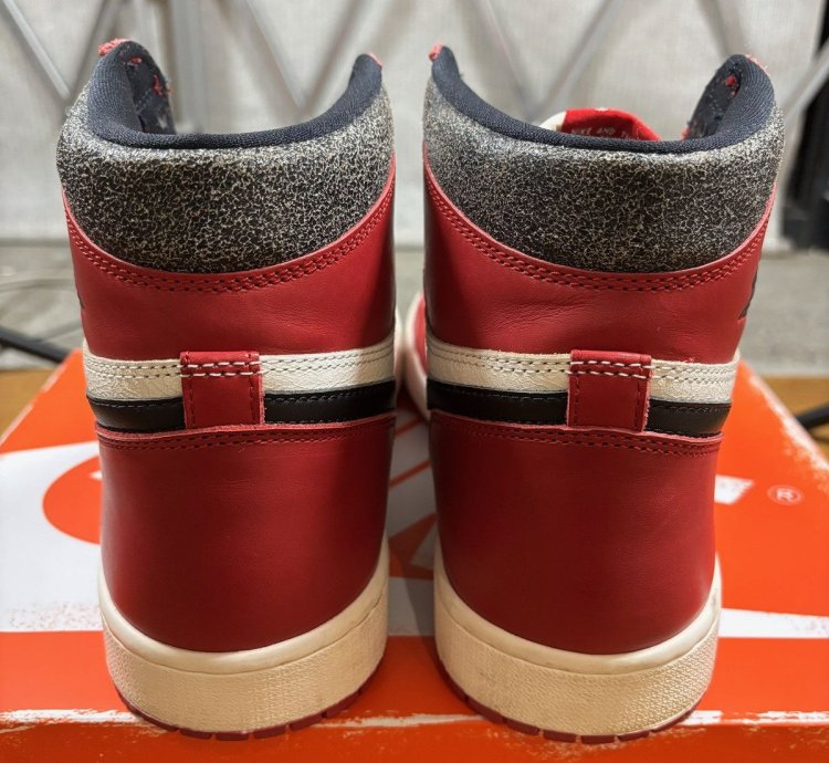 Jordan 1 Retro High Og Chicago Lost Found