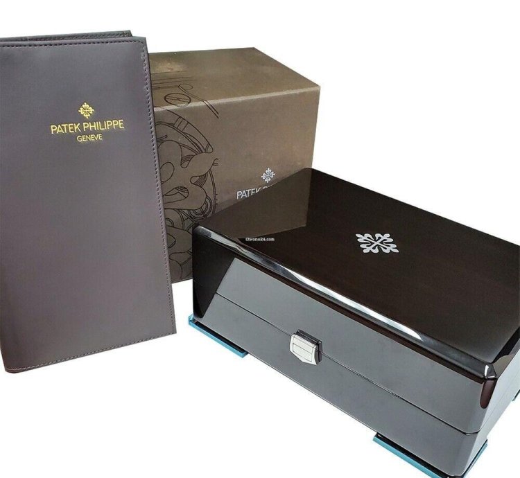 Patek Philippe Nautilus Moon Phase 40mm Grey White Gold 5712g-001 Box Papers