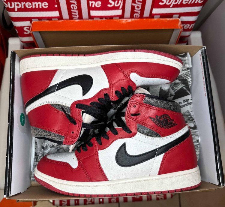 Jordan 1 Retro High Og Chicago Lost Found - Sz 9 5