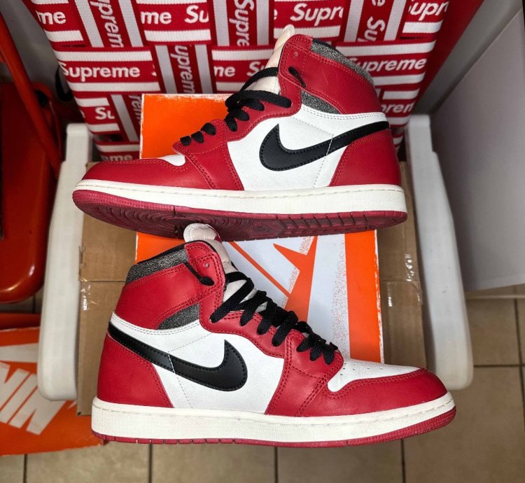 Jordan 1 Retro High Og Chicago Lost Found - Sz 9 5