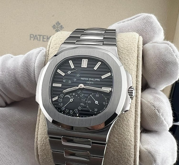 Patek Philippe Nautilus Moon Phase 5712