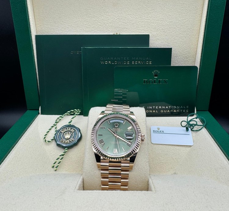 Rolex Day-date 40 Olive Green Roman Dial Unworn