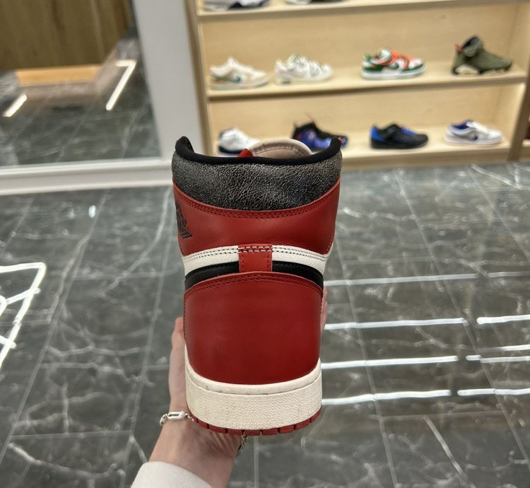 Jordan 1 Retro High Og Lost And Found