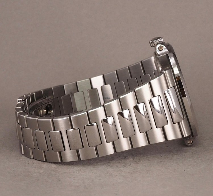 Patek Philippe Nautilus Moon Phase 5712 1a-001