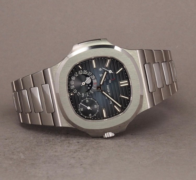 Patek Philippe Nautilus Moon Phase 5712 1a-001