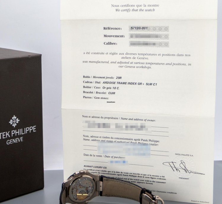 Patek Philippe Nautilus Moon Phase 5712g-001